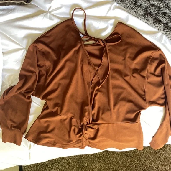 Tie back blouse - Picture 2 of 2